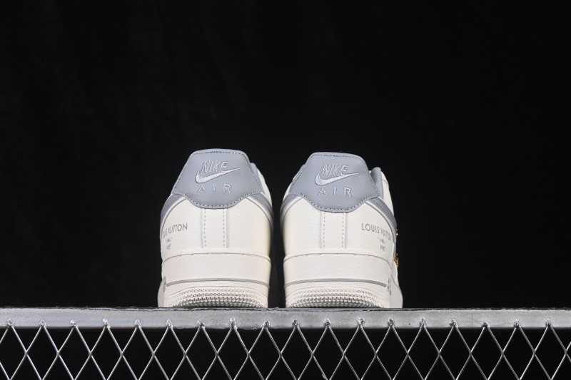 Nike Air Force 1 '07 Low Basketball Shoes with Full-Length Air Cushion - GS2288-014