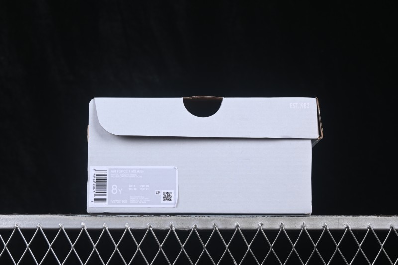 Nike Air Force 1 '07 Low Casual Skateboarding Shoes with Full-Length Air Cushion - IV5732-100