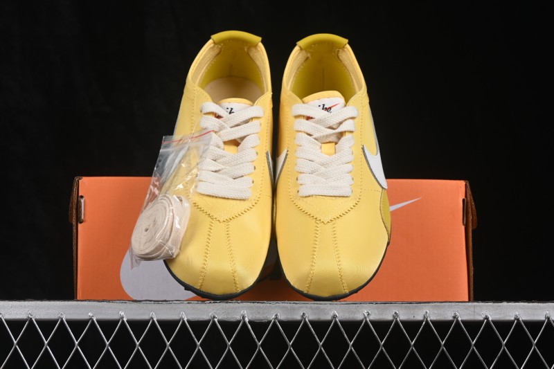 Nike Moon Shoe SP Lightweight Lifestyle Running Shoes with Retro Aesthetic - IW0955-700