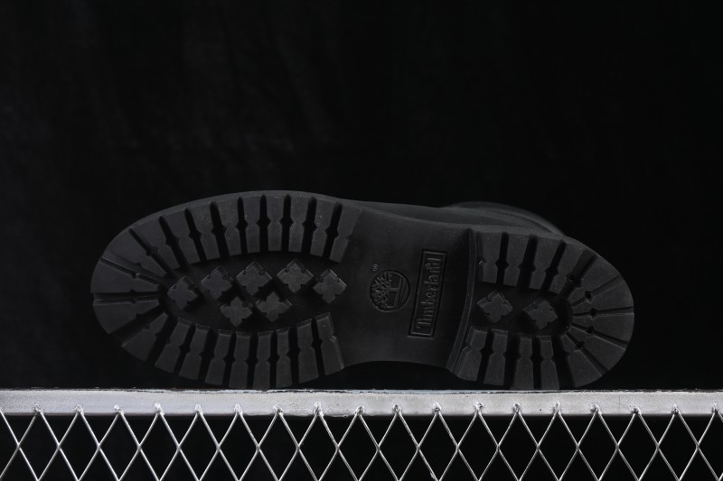 Timberland Classic Mid-Top Black Boots - 032085