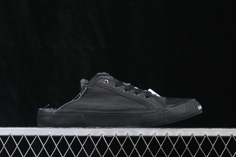 Balenciaga Paris Low Distressed Lace-Up Semi-Slip Fashion Sneakers - W3RC11090
