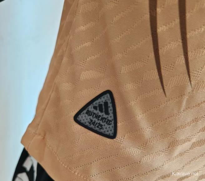 Player Version 24/25 Real Madrid Golden Special Jersey